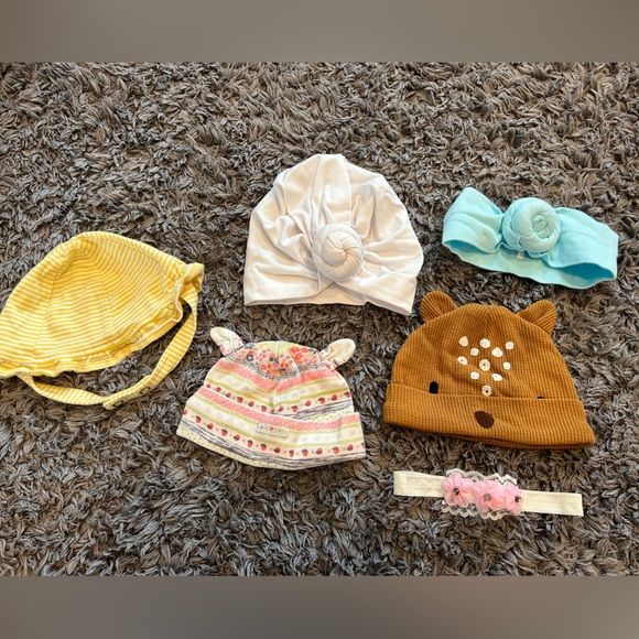 Newborn / 0-3 mo baby hats and headbands - Picture 2 of 2